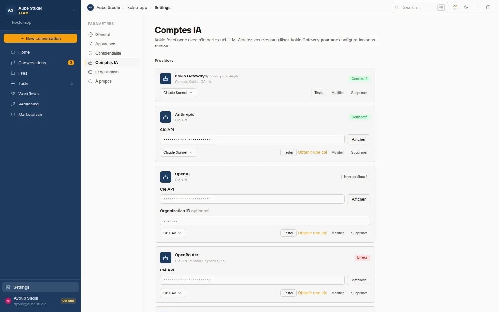 Paramètres, onglet Comptes IA : Koklo Gateway, Anthropic, OpenAI et OpenRouter avec leur état et le modèle choisi